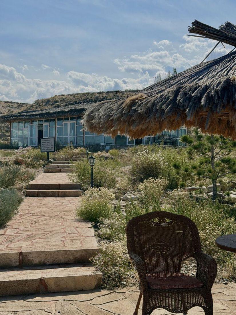Path to the gazebo