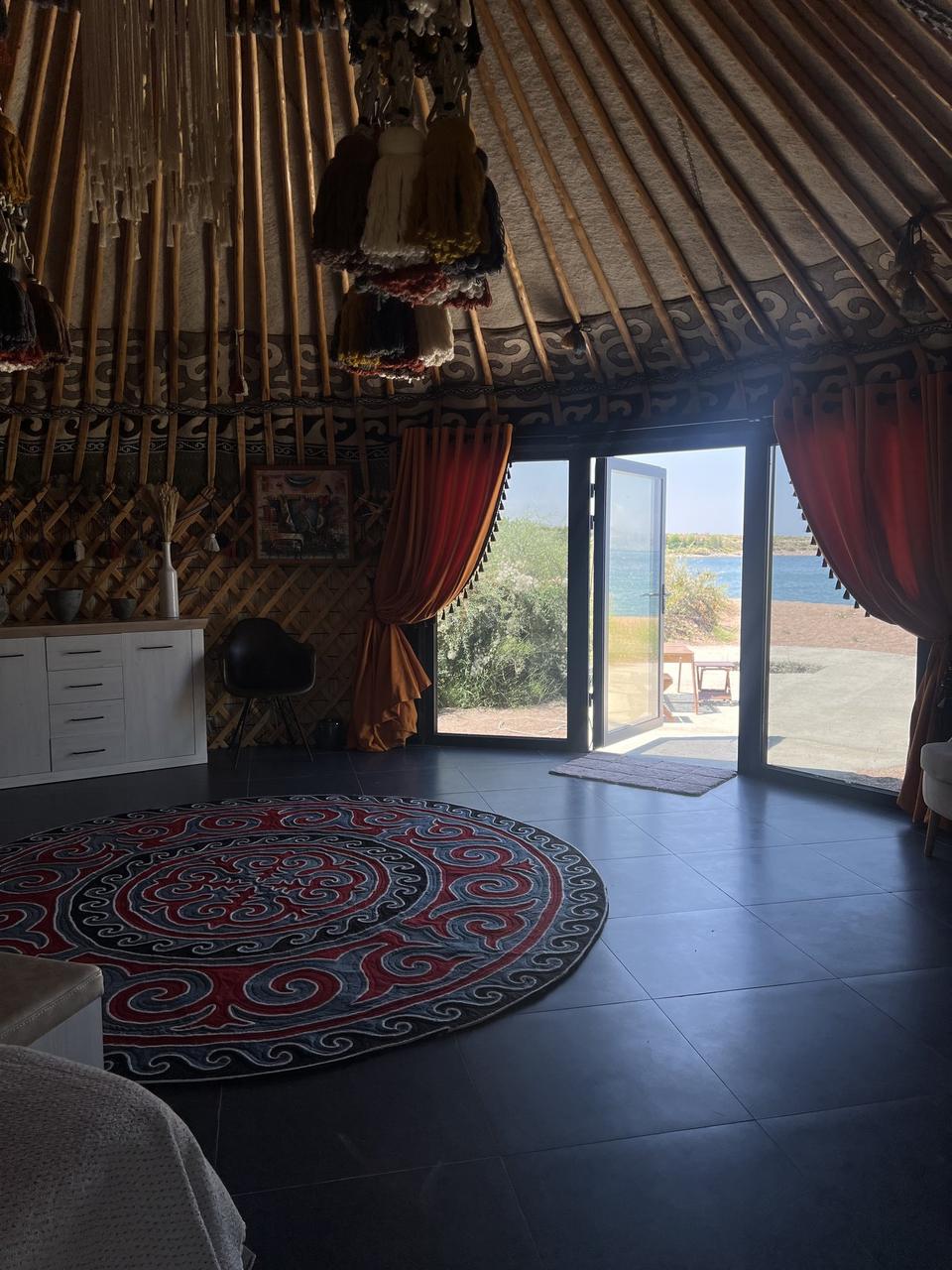 Lake access from the Beach Yurt